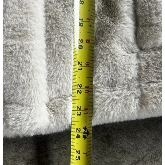 The Abercrombi & Fitch Mini Puffer Jacket Beige Faux Fur Cropped Soft Large - Picture 11 of 12